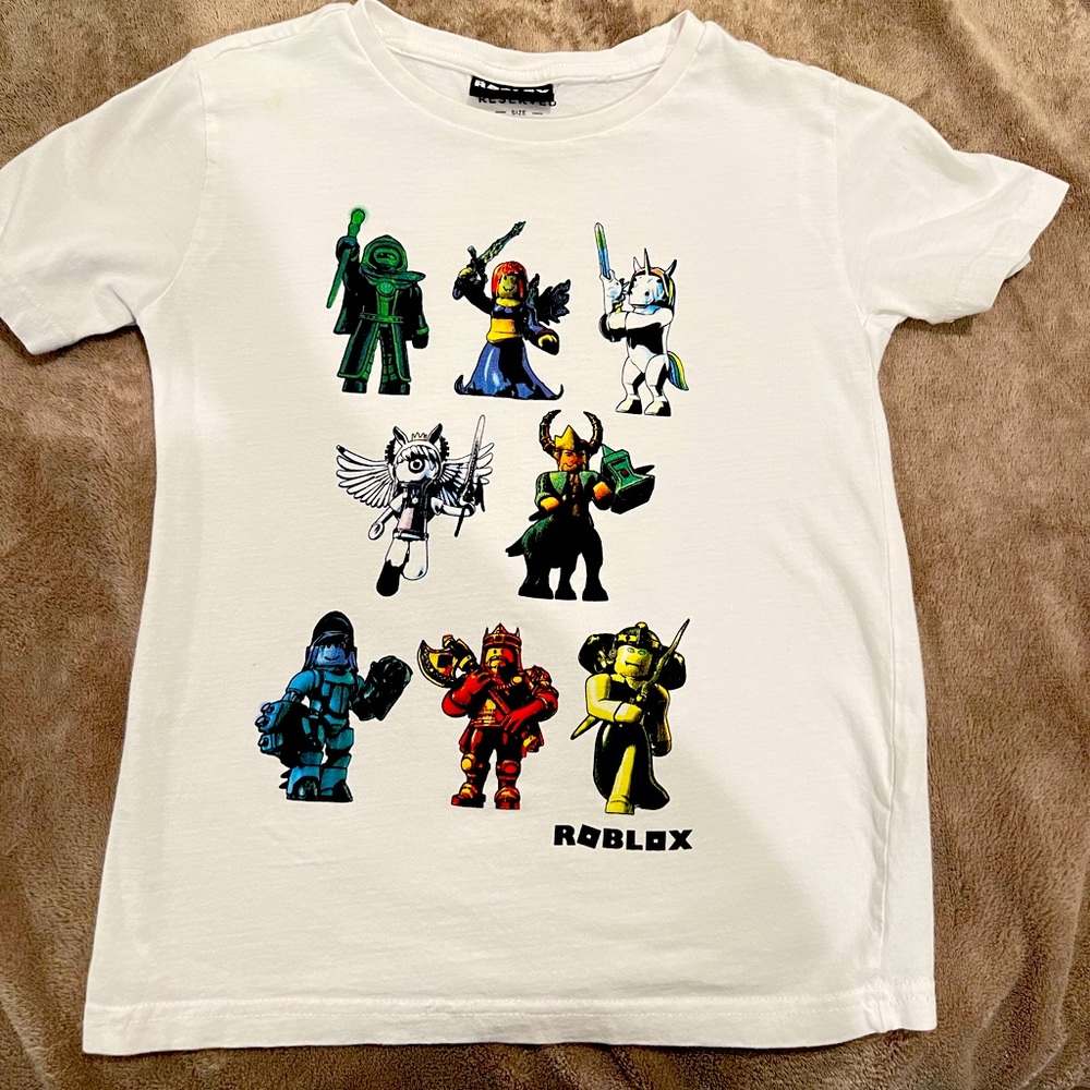 T-shirt size 8